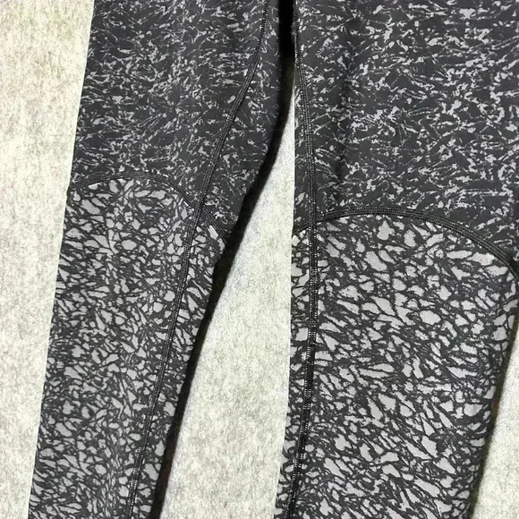Lululemon Wunder Under Hi-Rise Ice Breaker Black White - Size 4 - Picture 3 of 5